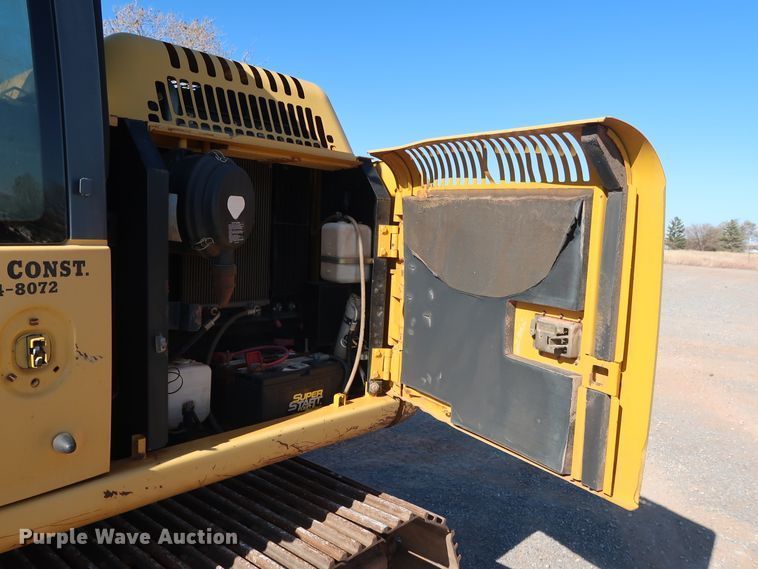 image for item GD9869 2005 John Deere 120C excavator