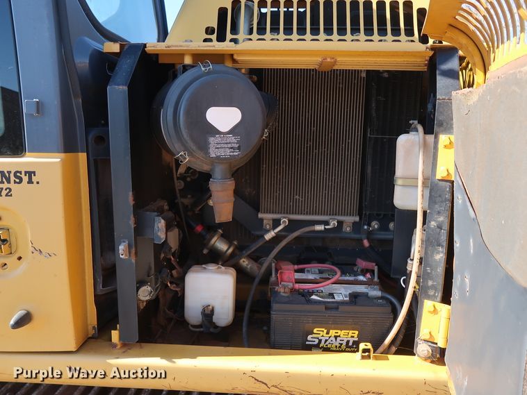 image for item GD9869 2005 John Deere 120C excavator