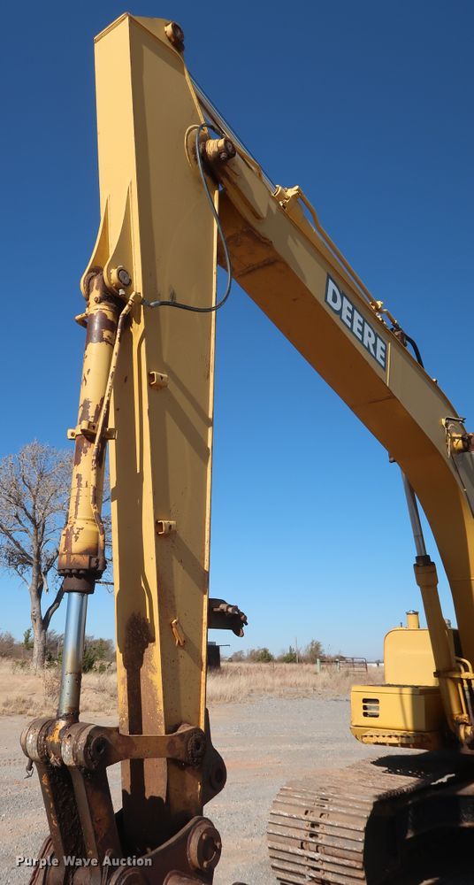 image for item GD9869 2005 John Deere 120C excavator