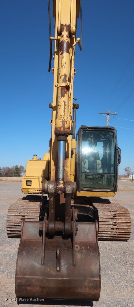 image for item GD9869 2005 John Deere 120C excavator