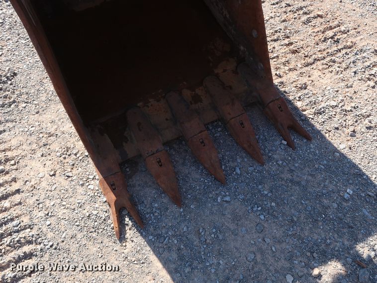 image for item GD9869 2005 John Deere 120C excavator