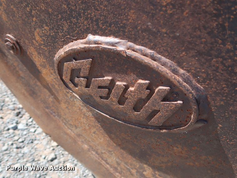 image for item GD9869 2005 John Deere 120C excavator