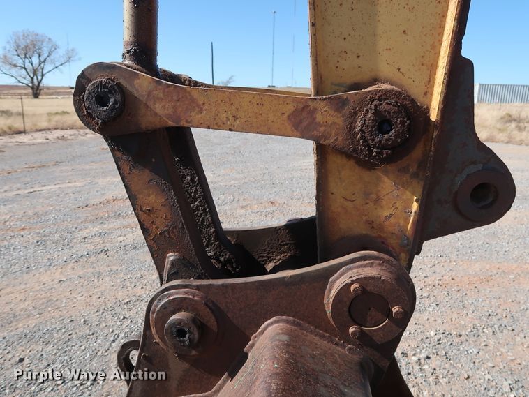 image for item GD9869 2005 John Deere 120C excavator