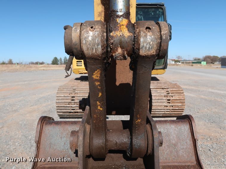 image for item GD9869 2005 John Deere 120C excavator