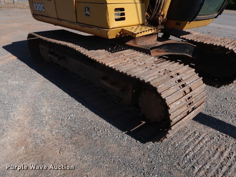 image for item GD9869 2005 John Deere 120C excavator