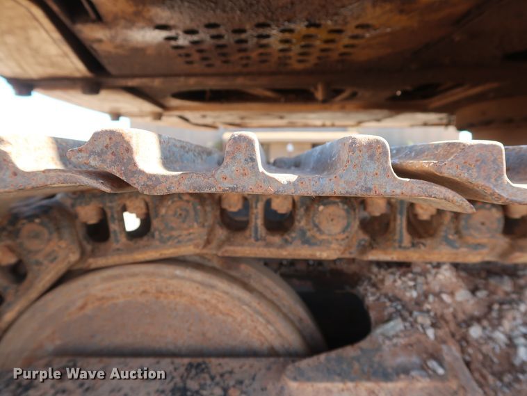 image for item GD9869 2005 John Deere 120C excavator