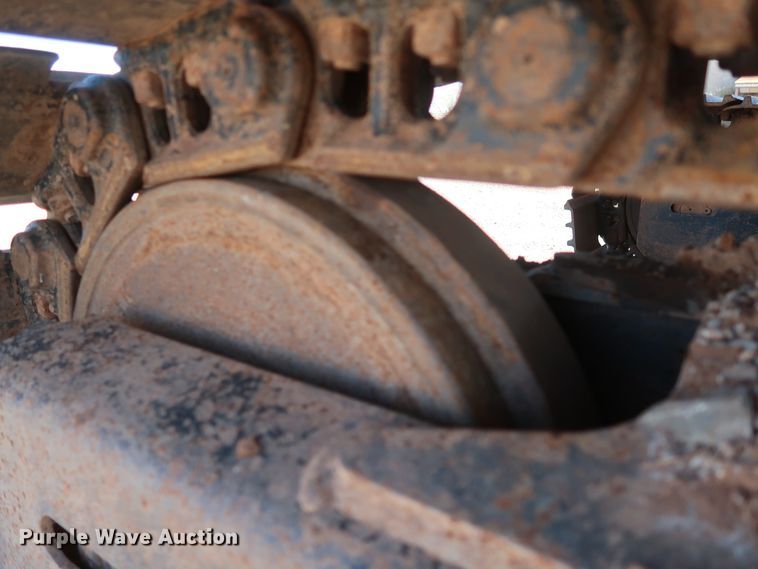 image for item GD9869 2005 John Deere 120C excavator