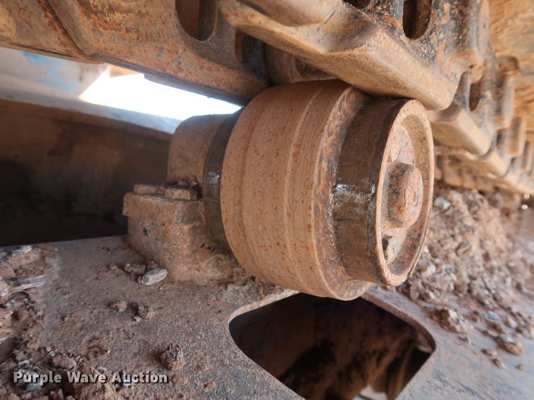 image for item GD9869 2005 John Deere 120C excavator