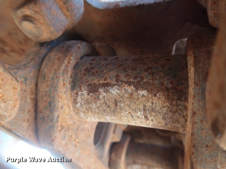 image for item GD9869 2005 John Deere 120C excavator