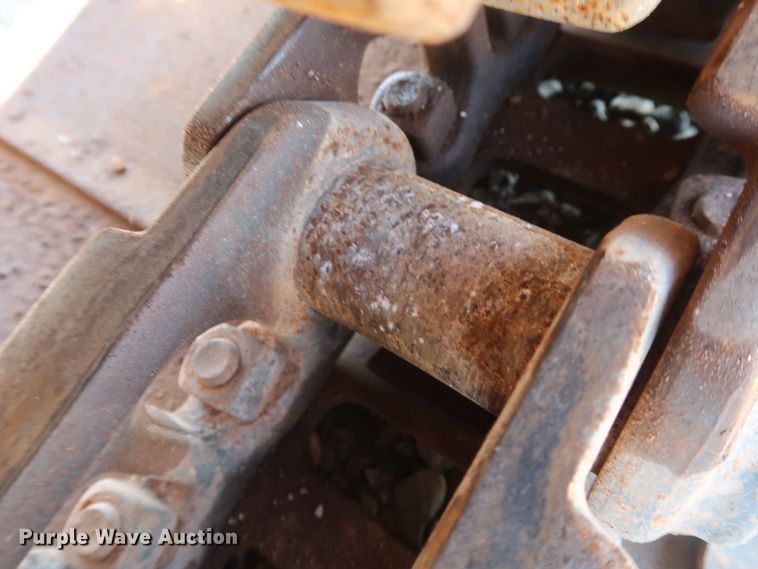 image for item GD9869 2005 John Deere 120C excavator