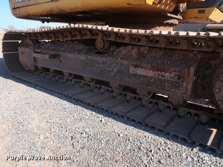 image for item GD9869 2005 John Deere 120C excavator