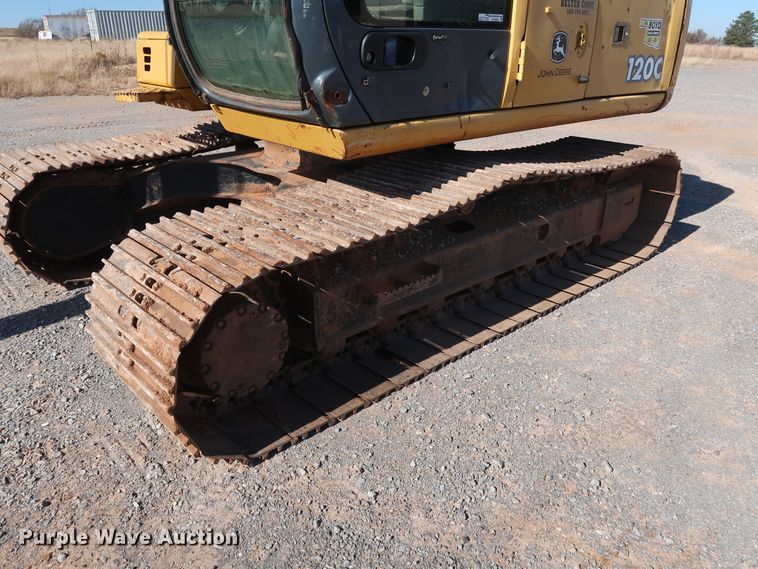 image for item GD9869 2005 John Deere 120C excavator