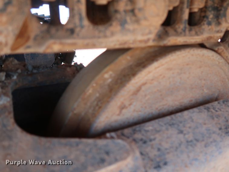 image for item GD9869 2005 John Deere 120C excavator