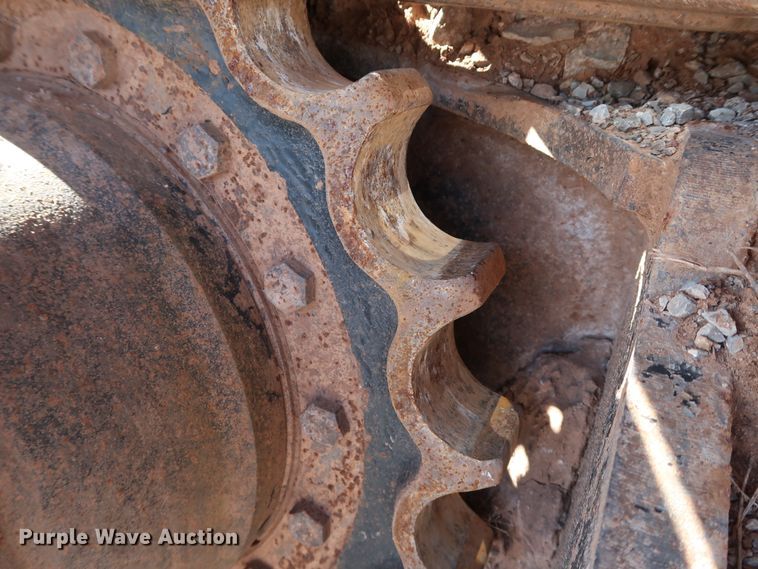 image for item GD9869 2005 John Deere 120C excavator