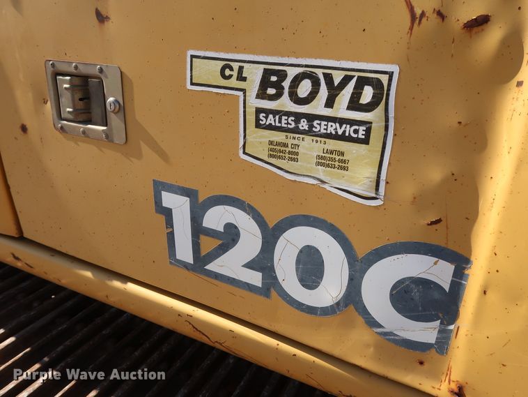 image for item GD9869 2005 John Deere 120C excavator