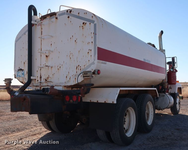 image for item GD9870 1994 Mack RD688S tank truck