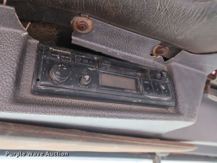 image for item GD9870 1994 Mack RD688S tank truck