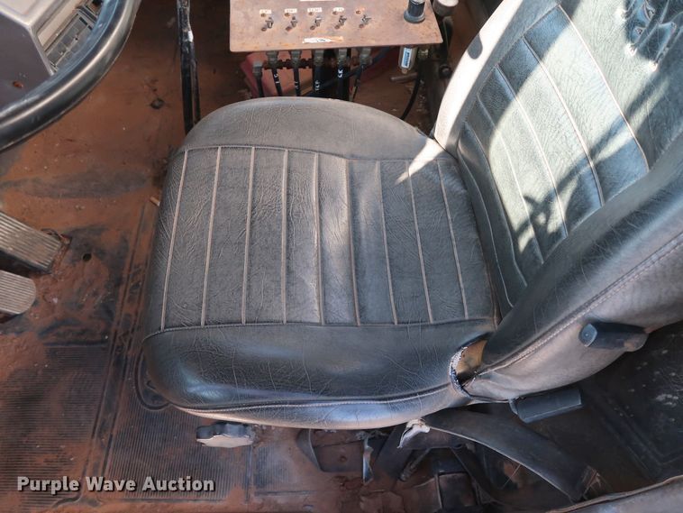 image for item GD9870 1994 Mack RD688S tank truck