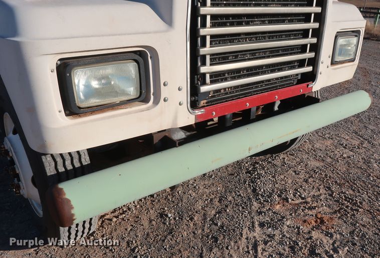 image for item GD9870 1994 Mack RD688S tank truck