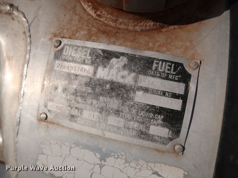 image for item GD9870 1994 Mack RD688S tank truck