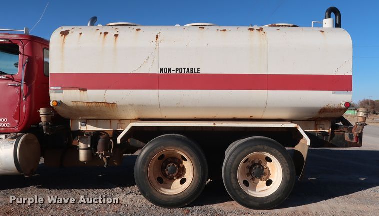 image for item GD9870 1994 Mack RD688S tank truck