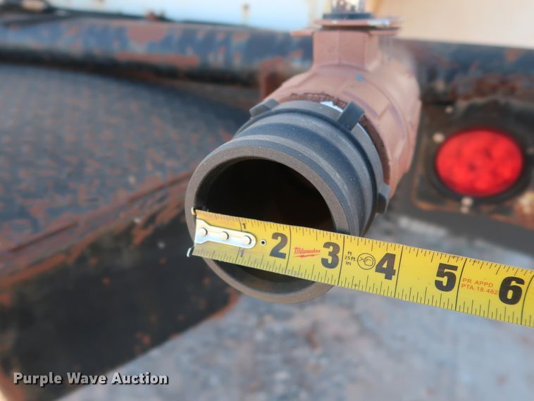 image for item GD9870 1994 Mack RD688S tank truck