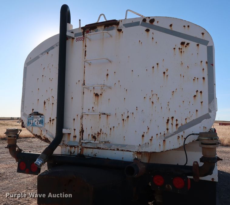 image for item GD9870 1994 Mack RD688S tank truck