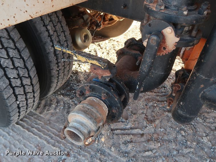 image for item GD9870 1994 Mack RD688S tank truck