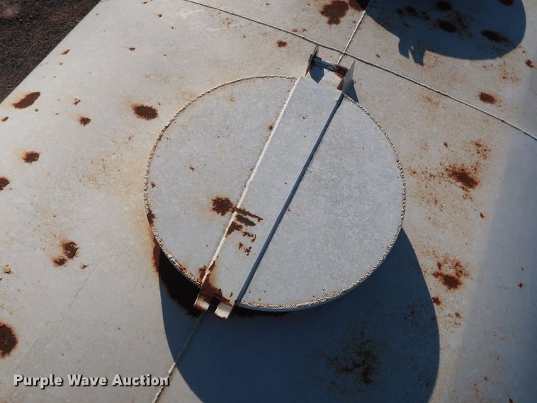 image for item GD9870 1994 Mack RD688S tank truck