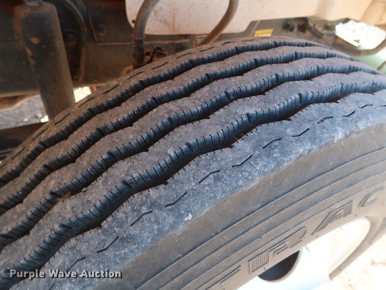 image for item GD9870 1994 Mack RD688S tank truck