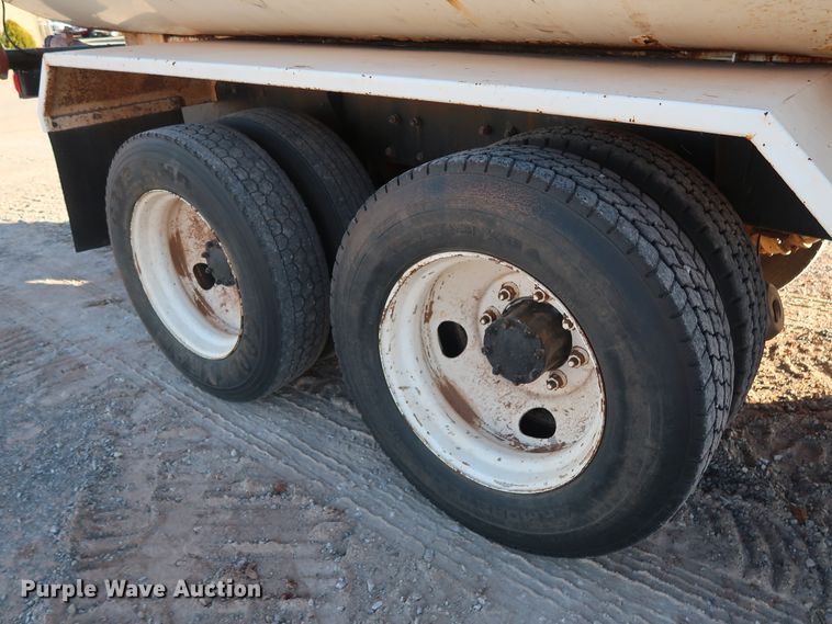 image for item GD9870 1994 Mack RD688S tank truck