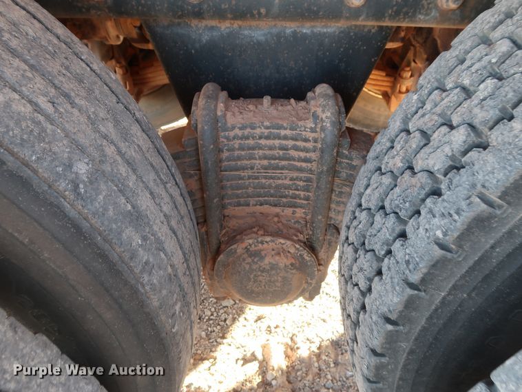 image for item GD9870 1994 Mack RD688S tank truck