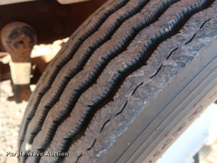 image for item GD9870 1994 Mack RD688S tank truck