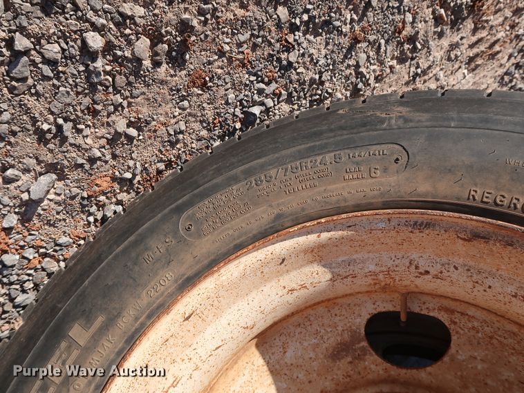 image for item GD9870 1994 Mack RD688S tank truck