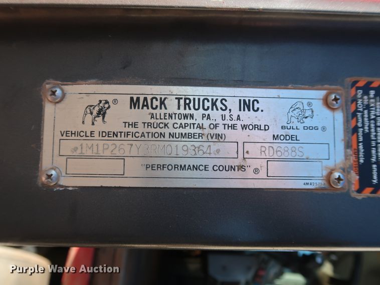 image for item GD9870 1994 Mack RD688S tank truck