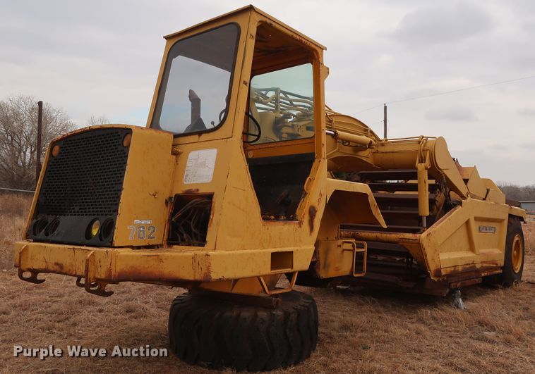 image for item GD9871 1976 John Deere 762 elevating scraper