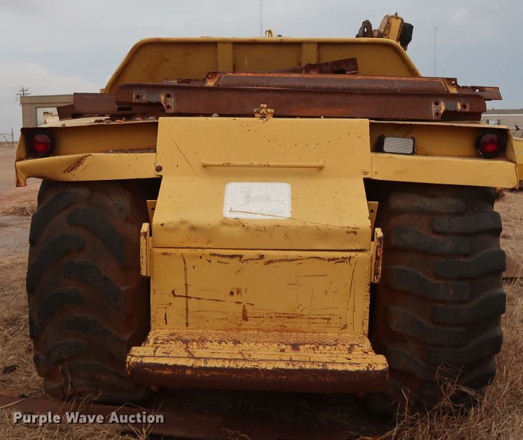 image for item GD9871 1976 John Deere 762 elevating scraper