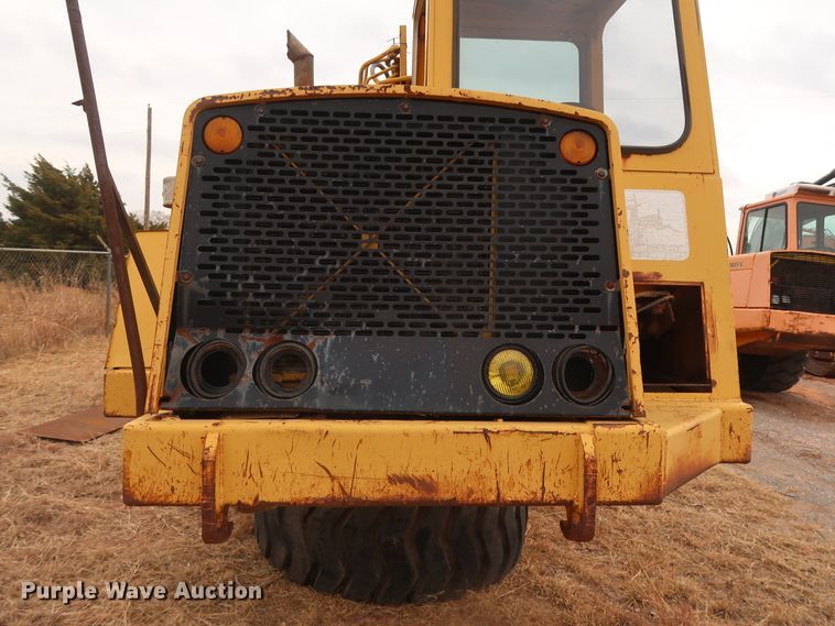 image for item GD9871 1976 John Deere 762 elevating scraper