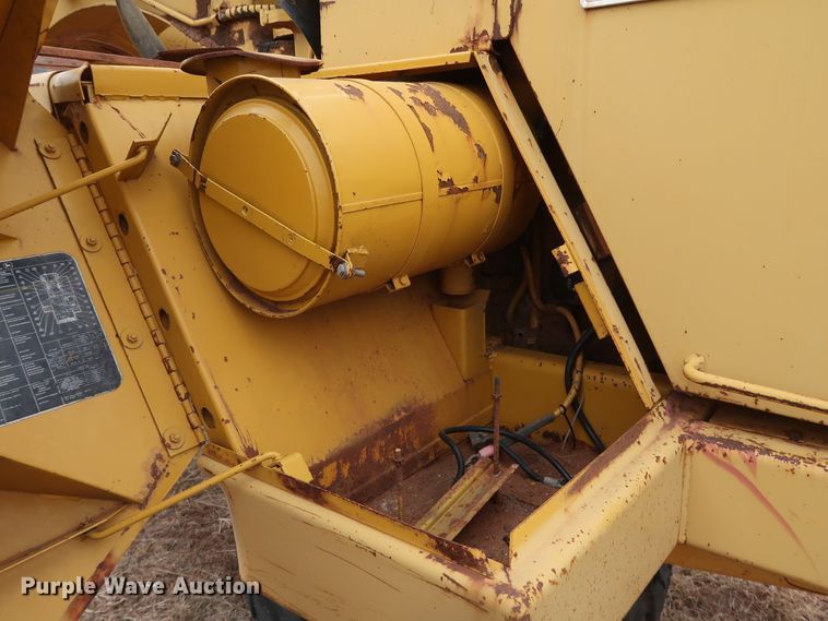 image for item GD9871 1976 John Deere 762 elevating scraper