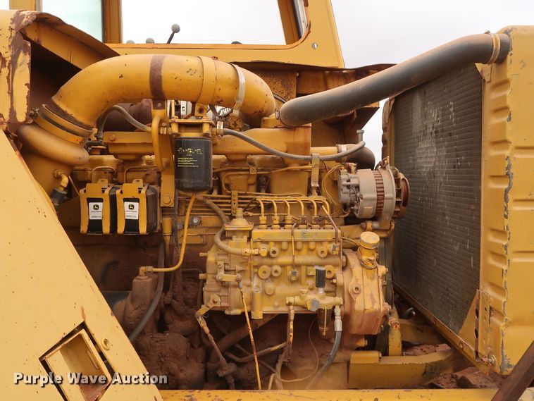 image for item GD9871 1976 John Deere 762 elevating scraper