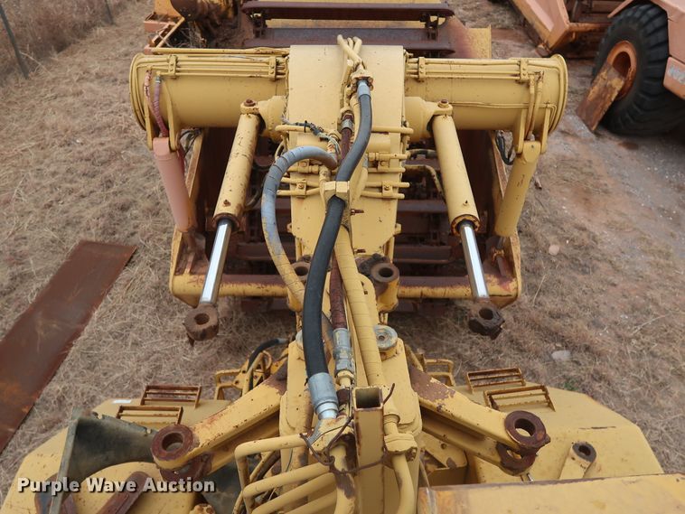 image for item GD9871 1976 John Deere 762 elevating scraper