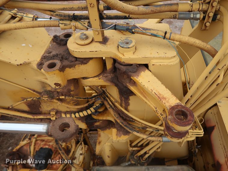 image for item GD9871 1976 John Deere 762 elevating scraper