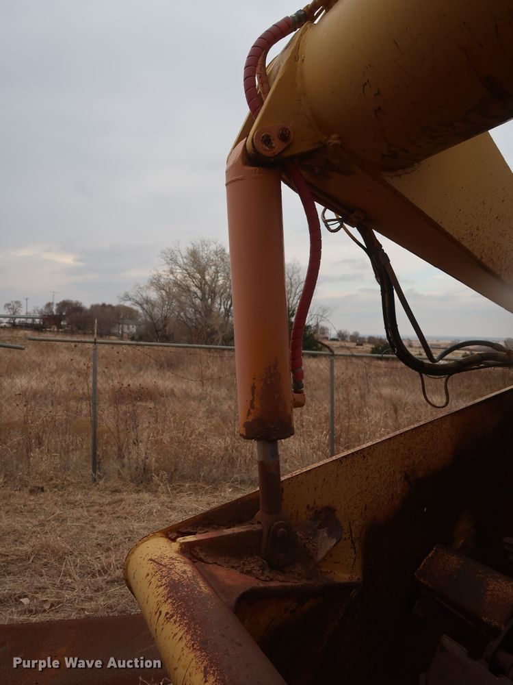 image for item GD9871 1976 John Deere 762 elevating scraper