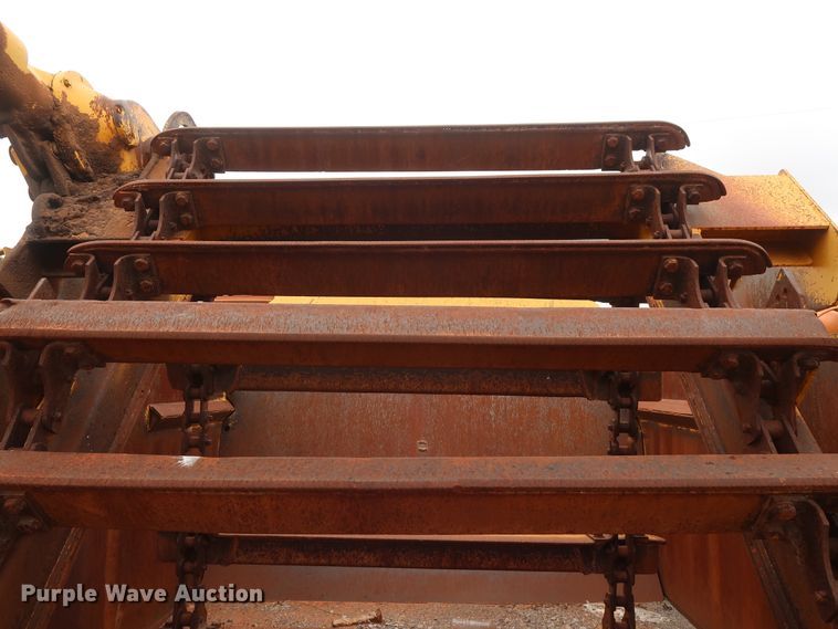 image for item GD9871 1976 John Deere 762 elevating scraper