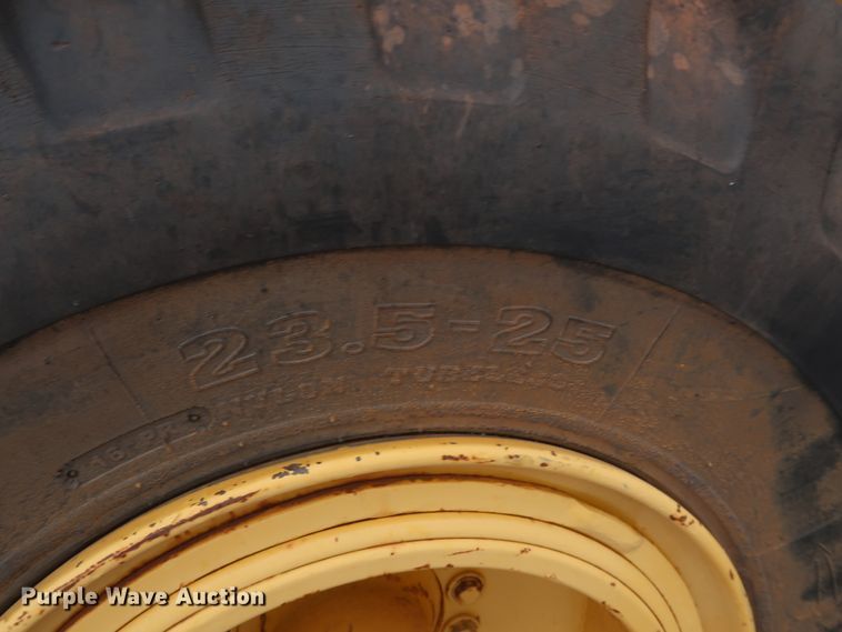 image for item GD9871 1976 John Deere 762 elevating scraper