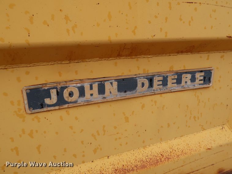 image for item GD9871 1976 John Deere 762 elevating scraper