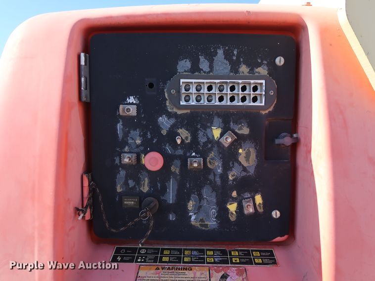 image for item GD9872 2002 JLG 400S boom lift