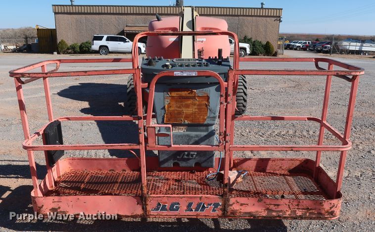 image for item GD9872 2002 JLG 400S boom lift