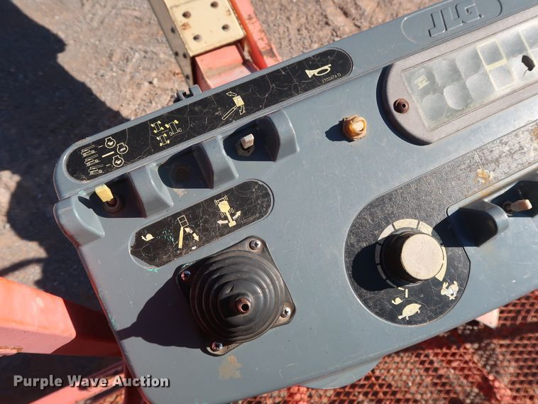 image for item GD9872 2002 JLG 400S boom lift