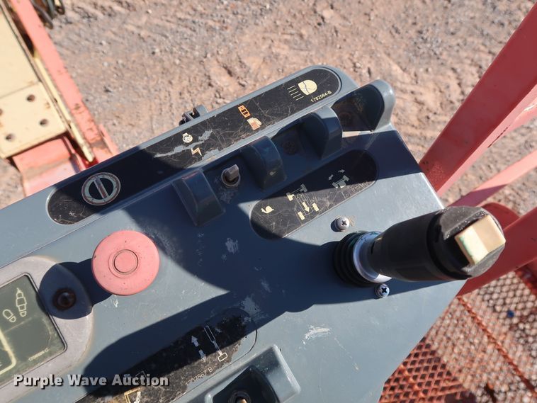 image for item GD9872 2002 JLG 400S boom lift